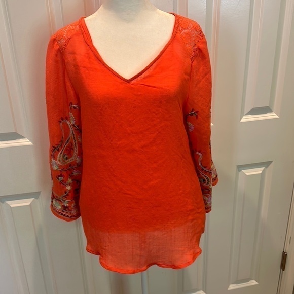 Fig and Flower Orange Boho Floral Embroidered Flare sleeve Tunic top sz small - Picture 1 of 14